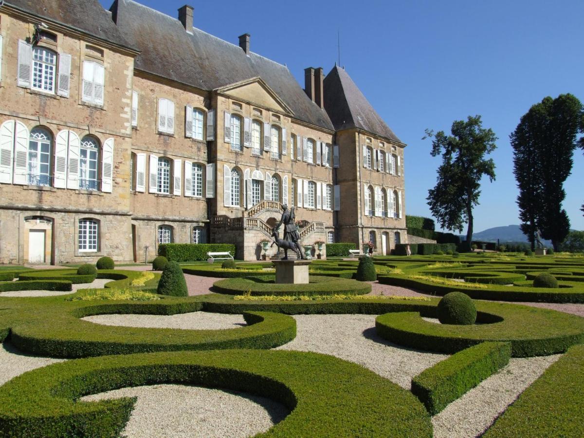 Hotel De Bourgogne La Clayette Экстерьер фото