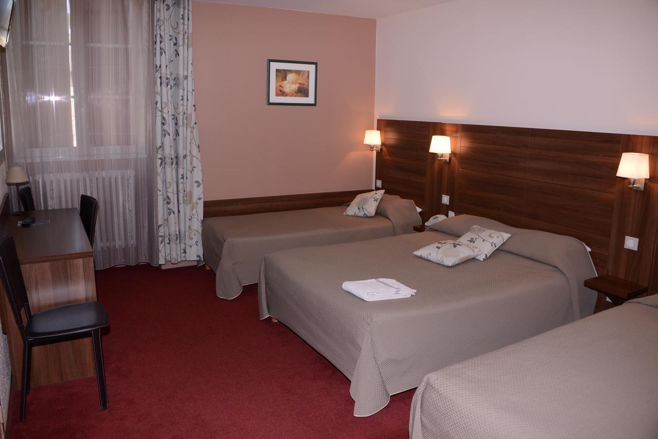 Hotel De Bourgogne La Clayette Экстерьер фото